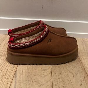 Ugg platform tazz platform slipper size 8 worn twice